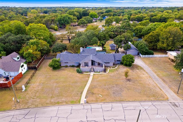 1115 S Greenstone Lane, Duncanville, TX 75137