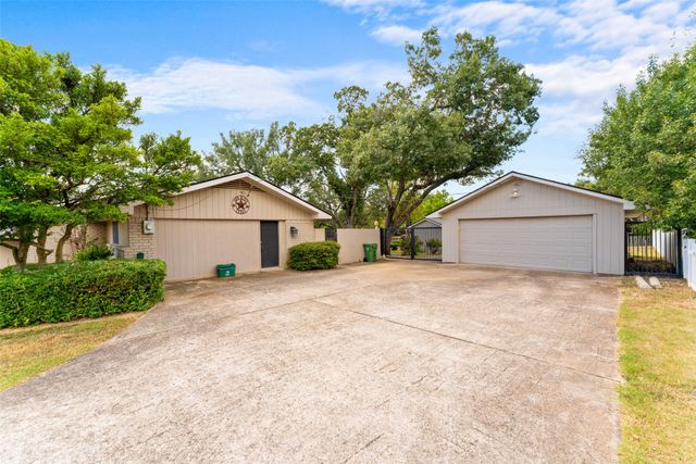 1115 S Greenstone Lane, Duncanville, TX 75137