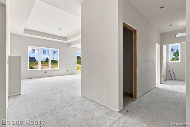 3301 Cornerstone Drive 73, Lake Orion, MI 48360