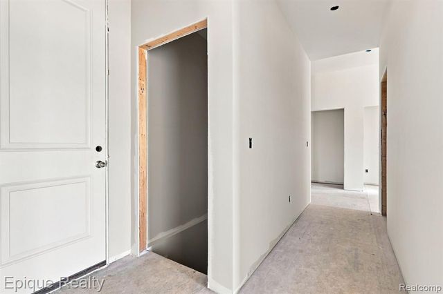 3301 Cornerstone Drive 73, Lake Orion, MI 48360