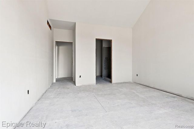 3301 Cornerstone Drive 73, Lake Orion, MI 48360