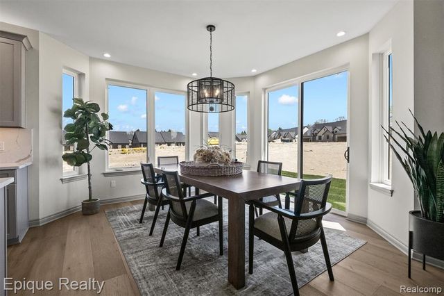 3301 Cornerstone Drive 73, Lake Orion, MI 48360