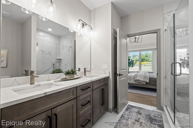 3301 Cornerstone Drive 73, Lake Orion, MI 48360