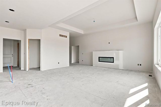 3301 Cornerstone Drive 73, Lake Orion, MI 48360