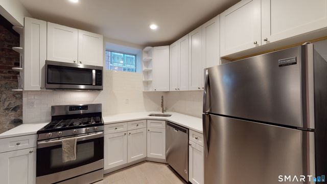 245 Whitney Avenue 1L, New Haven, CT 06511