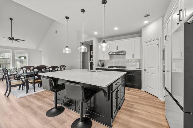 4011 Kinsey Street, Iowa Colony, TX 77583