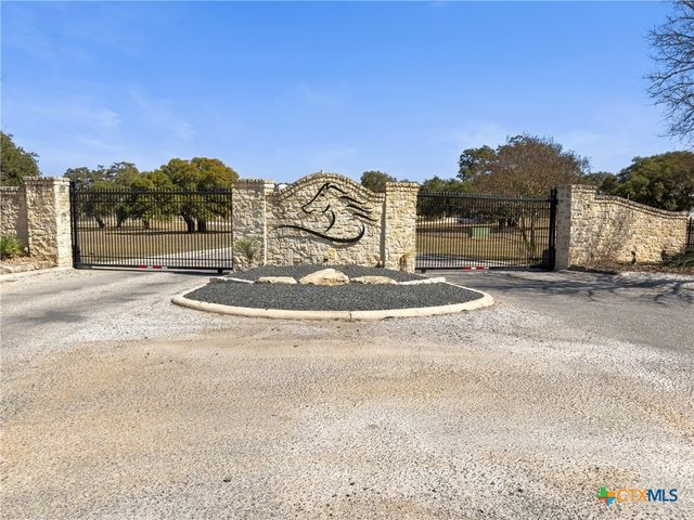 1046 Buckskin Trail, Bandera, TX 78003
