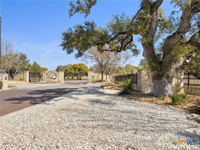 1046 Buckskin Trail, Bandera, TX 78003