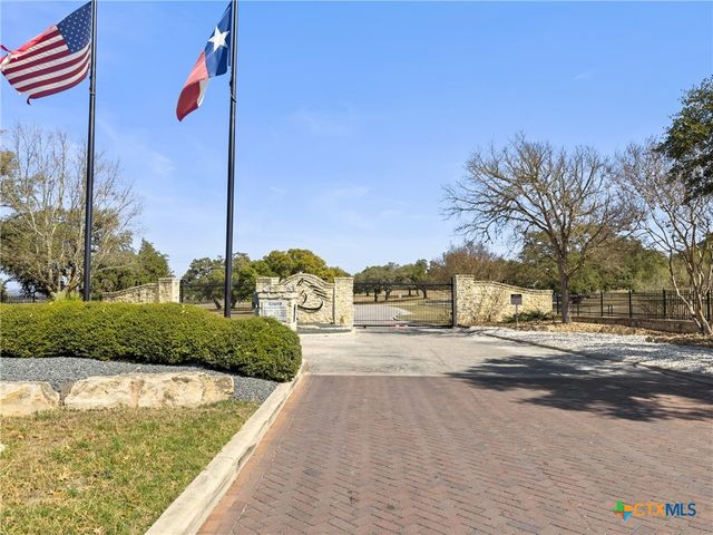 1046 Buckskin Trail, Bandera, TX 78003