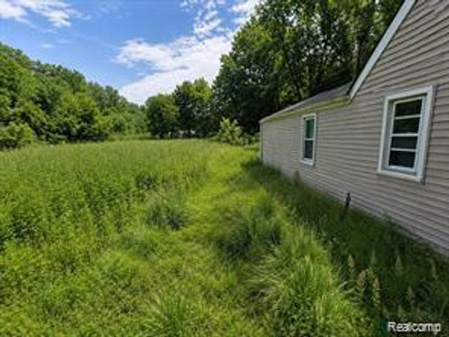 6851 Merriman Road, Romulus, MI 48174