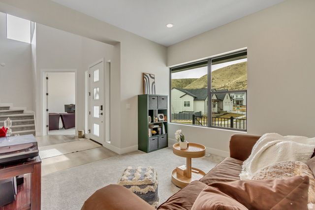 5866 N FOX CANYON RD, Lehi, UT 84048