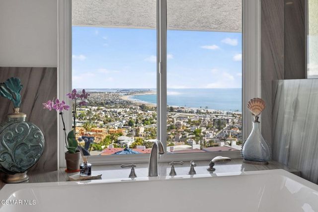 818 Caliente Lane, Ventura, CA 93001