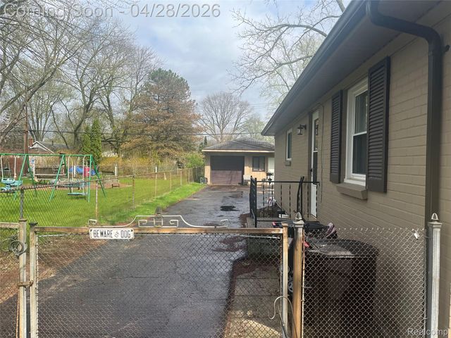 20934 Poinciana Street, Southfield, MI 48033