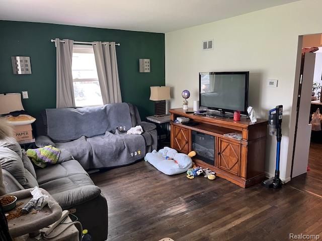 20934 Poinciana Street, Southfield, MI 48033