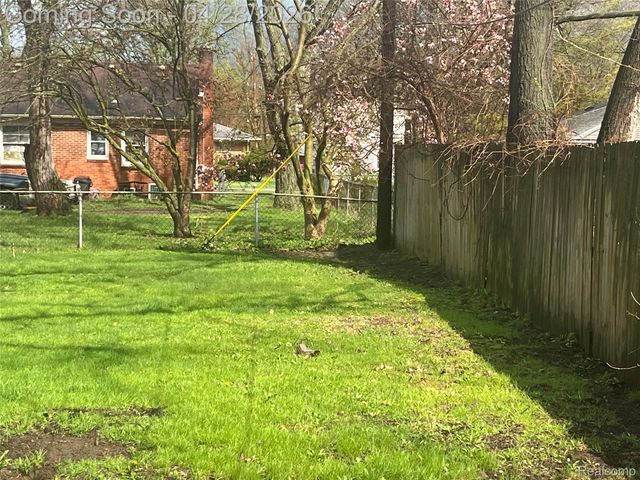 20934 Poinciana Street, Southfield, MI 48033