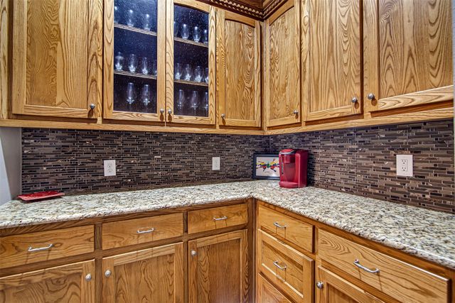 3001 Sunray Valley Court, Arlington, TX 76012