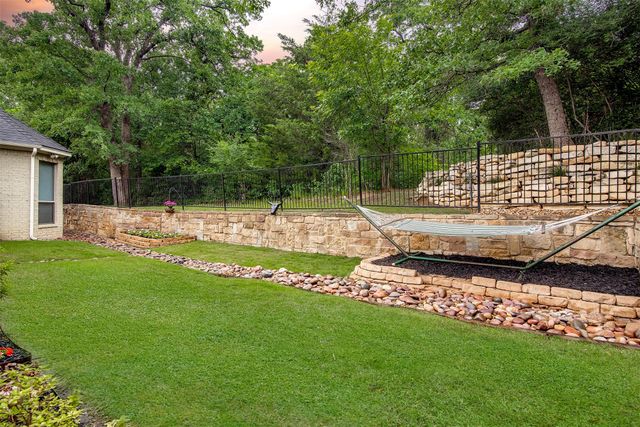 3001 Sunray Valley Court, Arlington, TX 76012