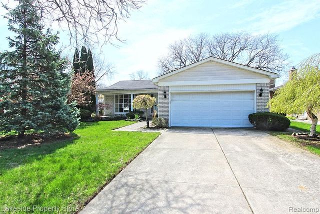 22512 Corteville Street, Saint Clair Shores, MI 48081