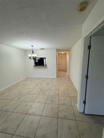 445 LAKEVIEW Drive 3, Weston, FL 33326