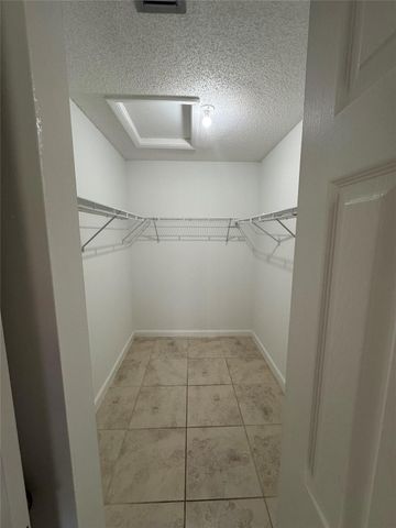 445 LAKEVIEW Drive 3, Weston, FL 33326
