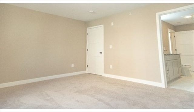 54 Richards St 54, Worcester, MA 01603