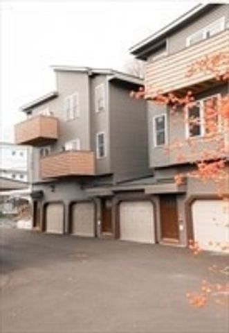 54 Richards St 54, Worcester, MA 01603