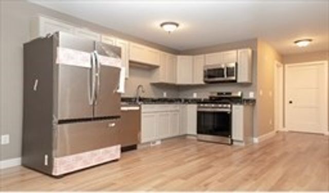 54 Richards St 54, Worcester, MA 01603