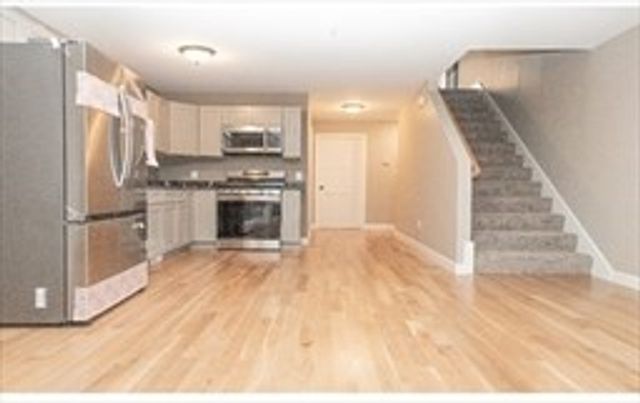 54 Richards St 54, Worcester, MA 01603