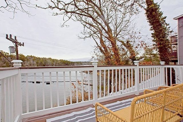 21 Hillside Rd, Plymouth, MA 02360