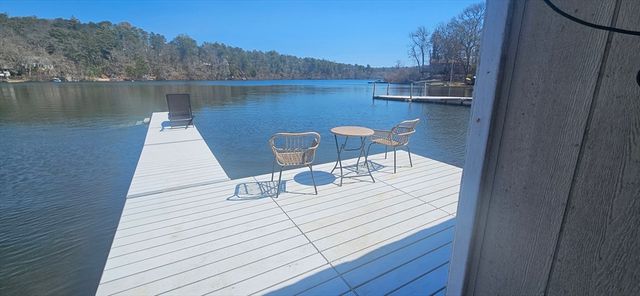 21 Hillside Rd, Plymouth, MA 02360