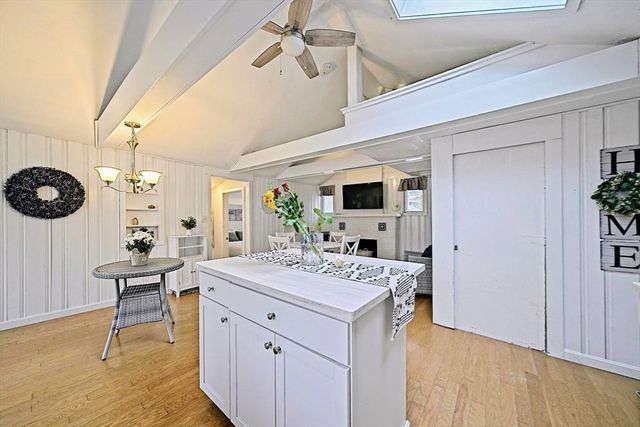 21 Hillside Rd, Plymouth, MA 02360