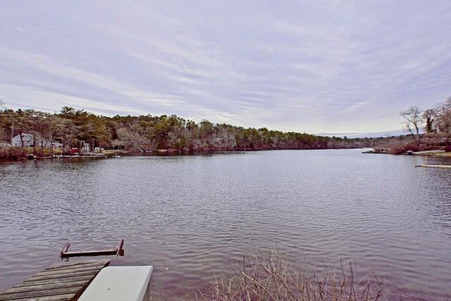 21 Hillside Rd, Plymouth, MA 02360