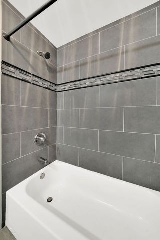 4805 S Kedvale Avenue, Chicago, IL 60632