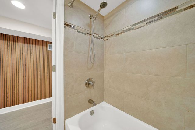 4805 S Kedvale Avenue, Chicago, IL 60632
