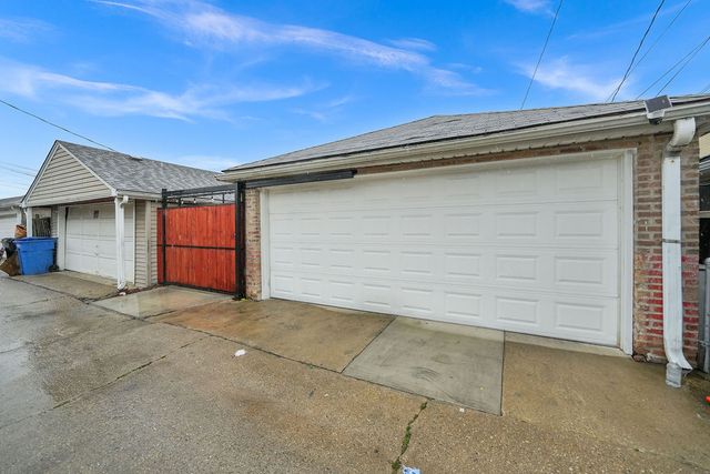 4805 S Kedvale Avenue, Chicago, IL 60632