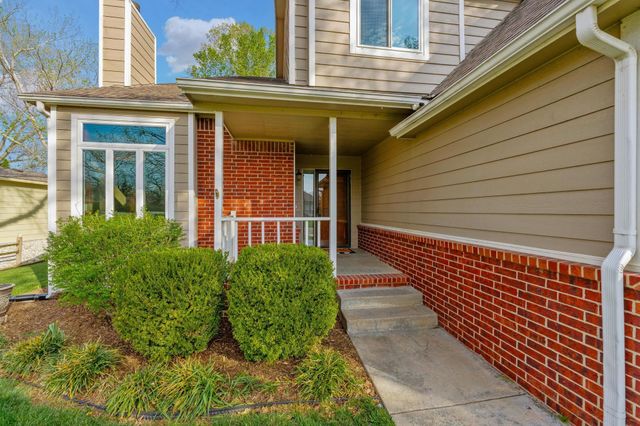 2124 E Countryview Dr, Derby, KS 67037