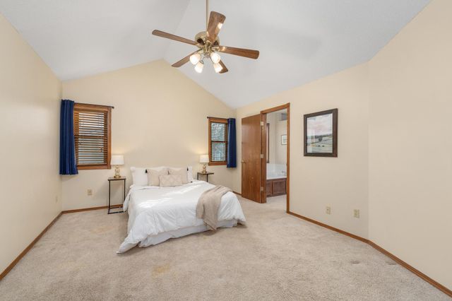 2124 E Countryview Dr, Derby, KS 67037