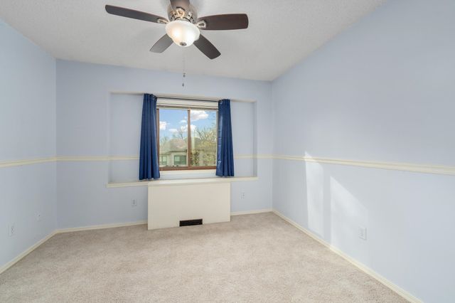 2124 E Countryview Dr, Derby, KS 67037