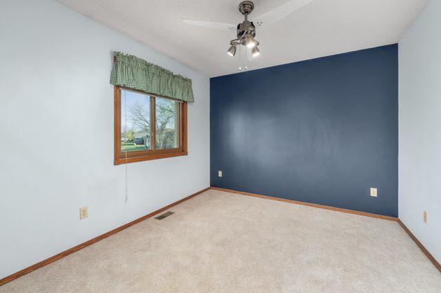 2124 E Countryview Dr, Derby, KS 67037