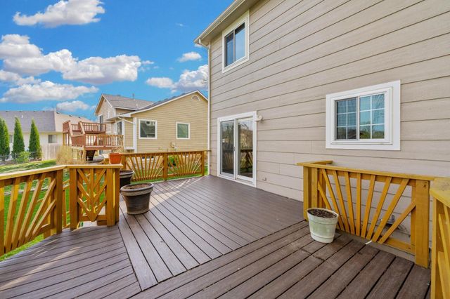 2124 E Countryview Dr, Derby, KS 67037