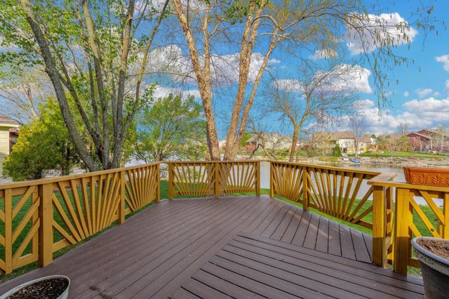 2124 E Countryview Dr, Derby, KS 67037