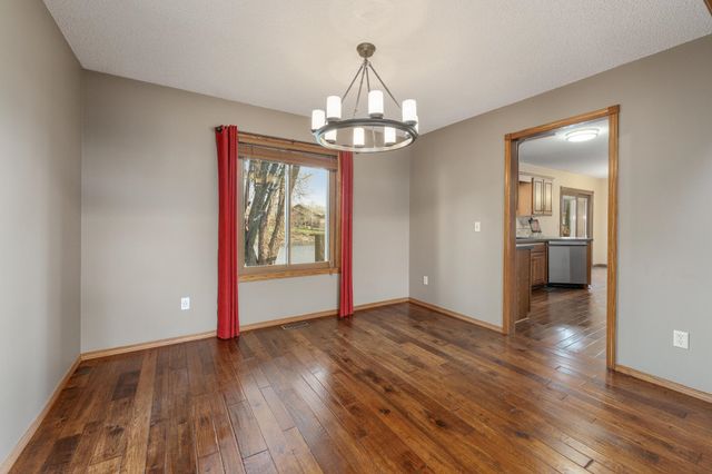 2124 E Countryview Dr, Derby, KS 67037