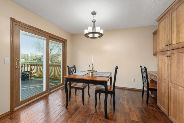 2124 E Countryview Dr, Derby, KS 67037