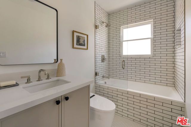 617 N Sycamore Avenue, Los Angeles, CA 90036