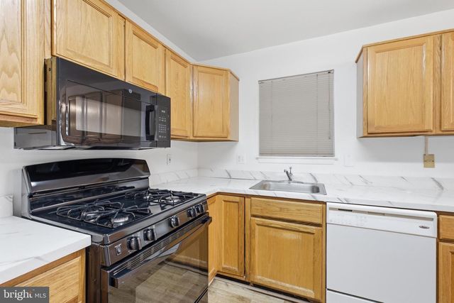 2004 CHITA CT, Temple Hills, MD 20748