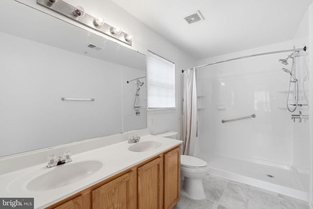 2004 CHITA CT, Temple Hills, MD 20748