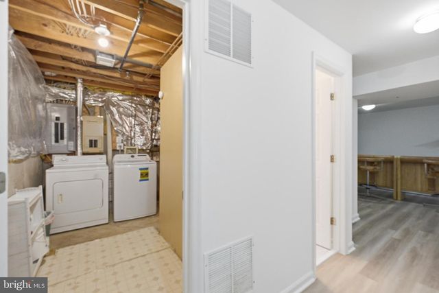 2004 CHITA CT, Temple Hills, MD 20748