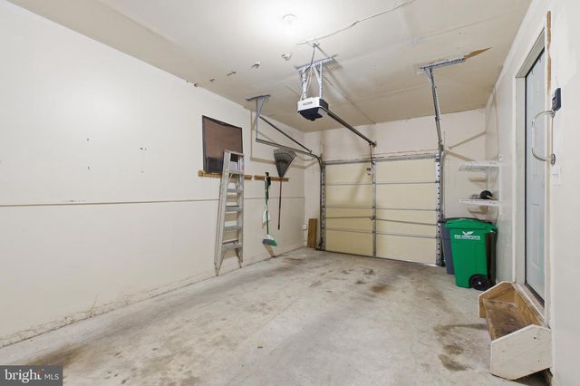 2004 CHITA CT, Temple Hills, MD 20748