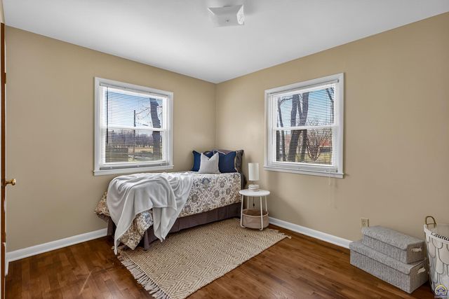 415 SW Orchard ST, Topeka, KS 66618