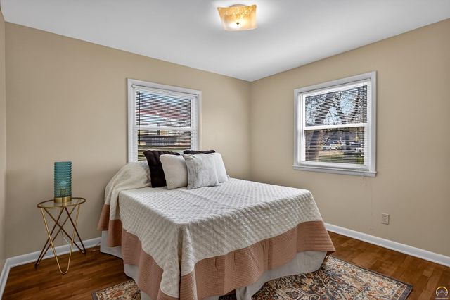 415 SW Orchard ST, Topeka, KS 66618